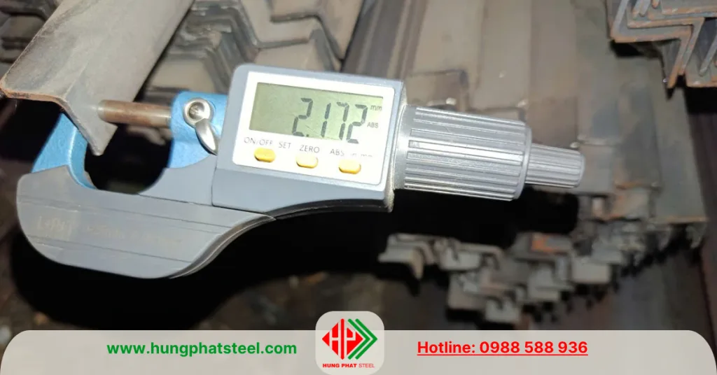 Đo độ dày thép V25