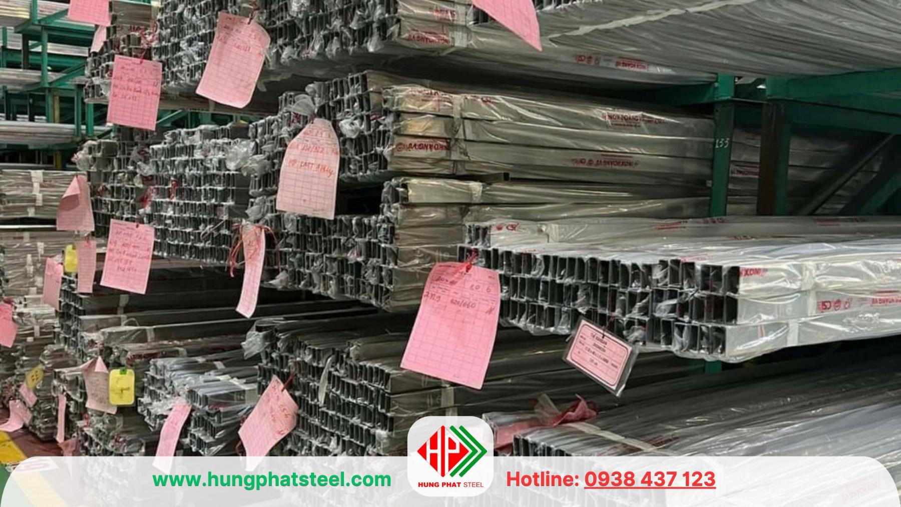 Hộp inox 20x40