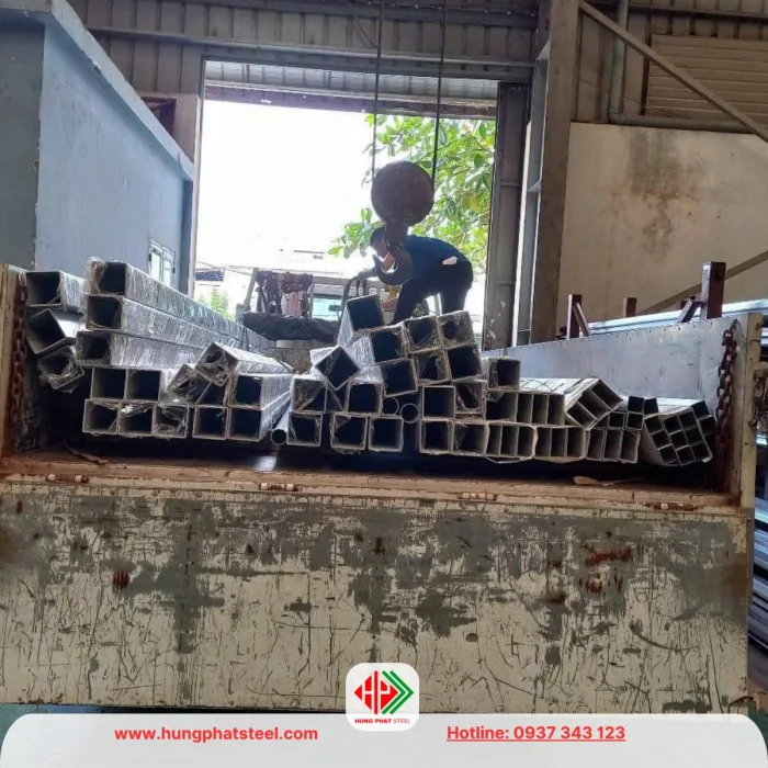 Thép hộp không gỉ SUS304 quy cách 100x100