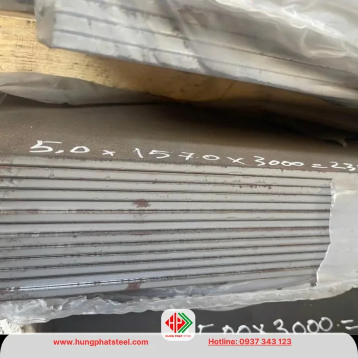 Thép tấm trơn cán nóng 5x1570x3000