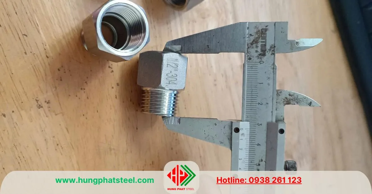 Lơ thẳng inox (nối thẳng ren trong ngoài)