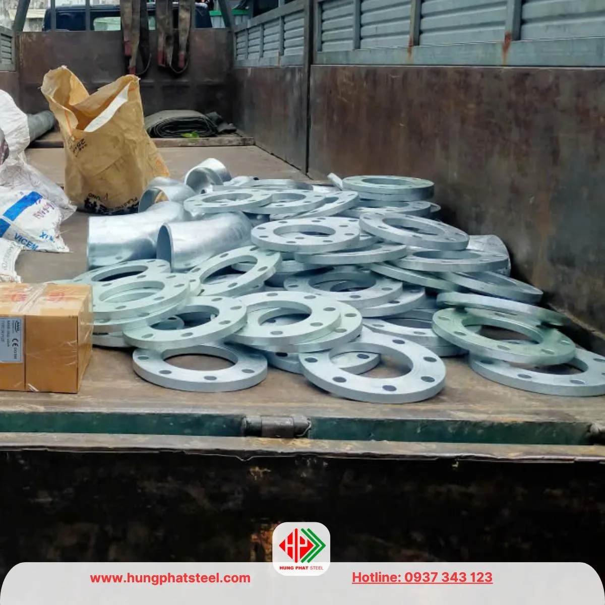 Mặt bích nhúng kẽm để tăng khả năng chống ăn mòn