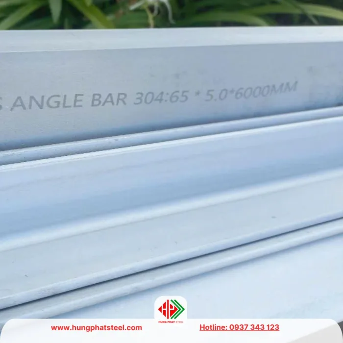 V INOX 304 quy cách 65x65x5ly