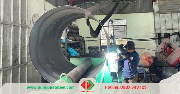 Lốc ống tròn tại Thép Hùng Phát