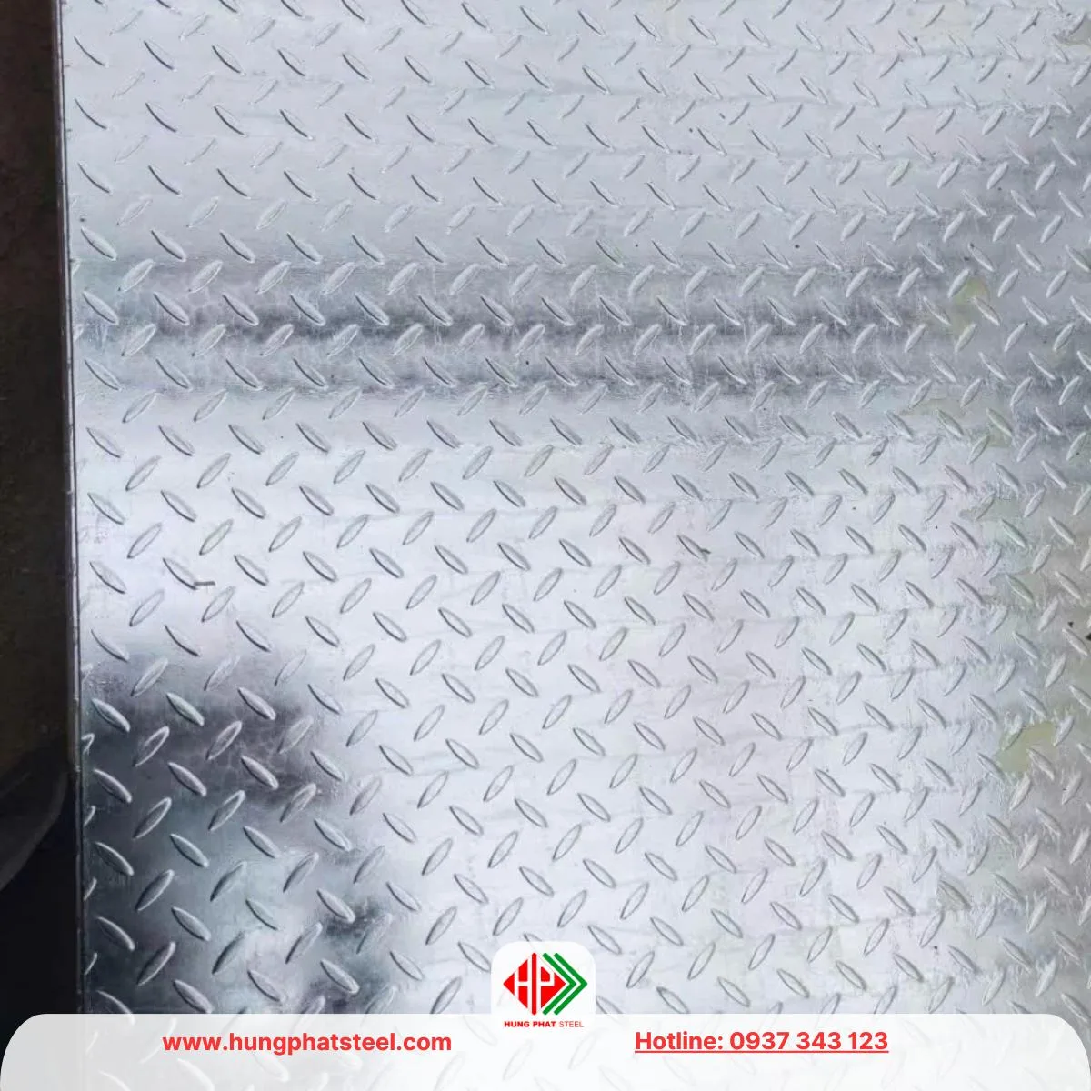 Thép tấm gân mạ kẽm nhúng nóng