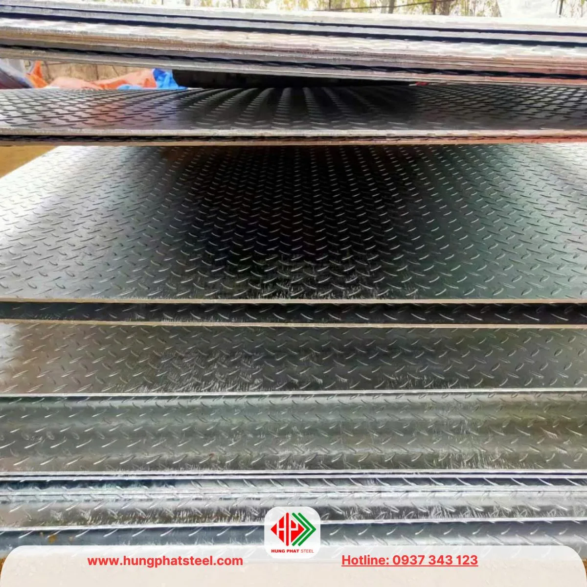 Thép tấm gân mạ kẽm nhúng nóng