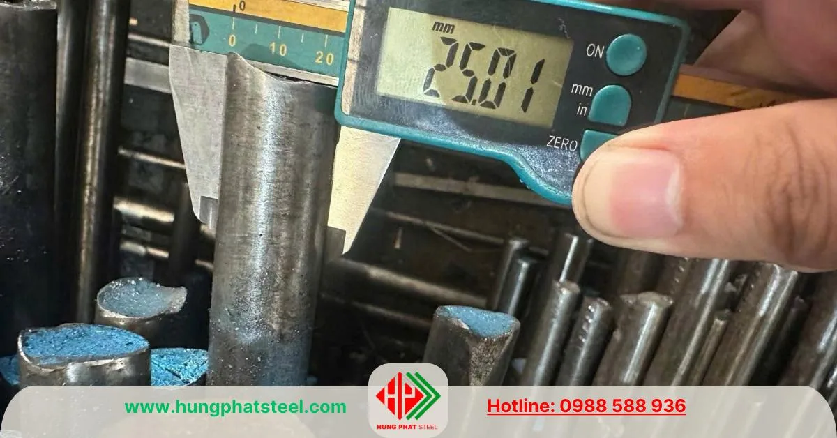 Thép tròn đặc phi 25 (láp D25)