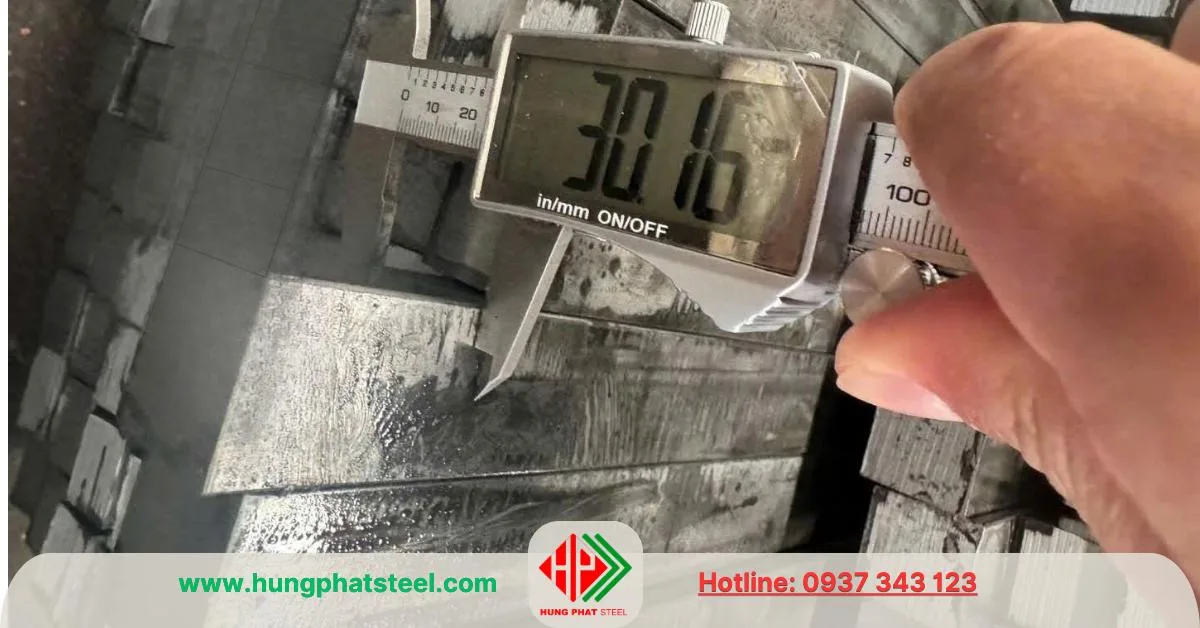 Thép vuông đặc 30x30