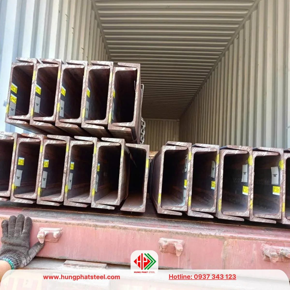 Thép hình U300 đen cán nóng hàng nhập khẩu