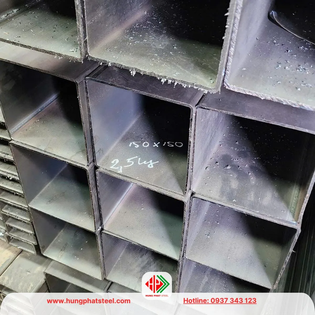 Thép hộp vuông 150x150 (2.5ly)