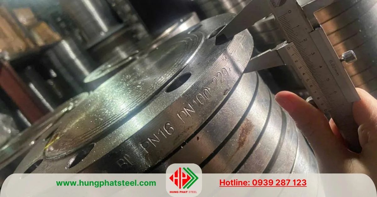 Mặt bích mù BS 4504 PN16 DN100