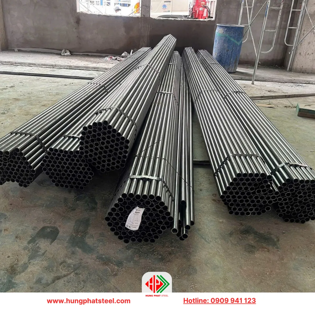Ống thép đen Hòa Phát phi 34 (OD33.5x2.6mm)