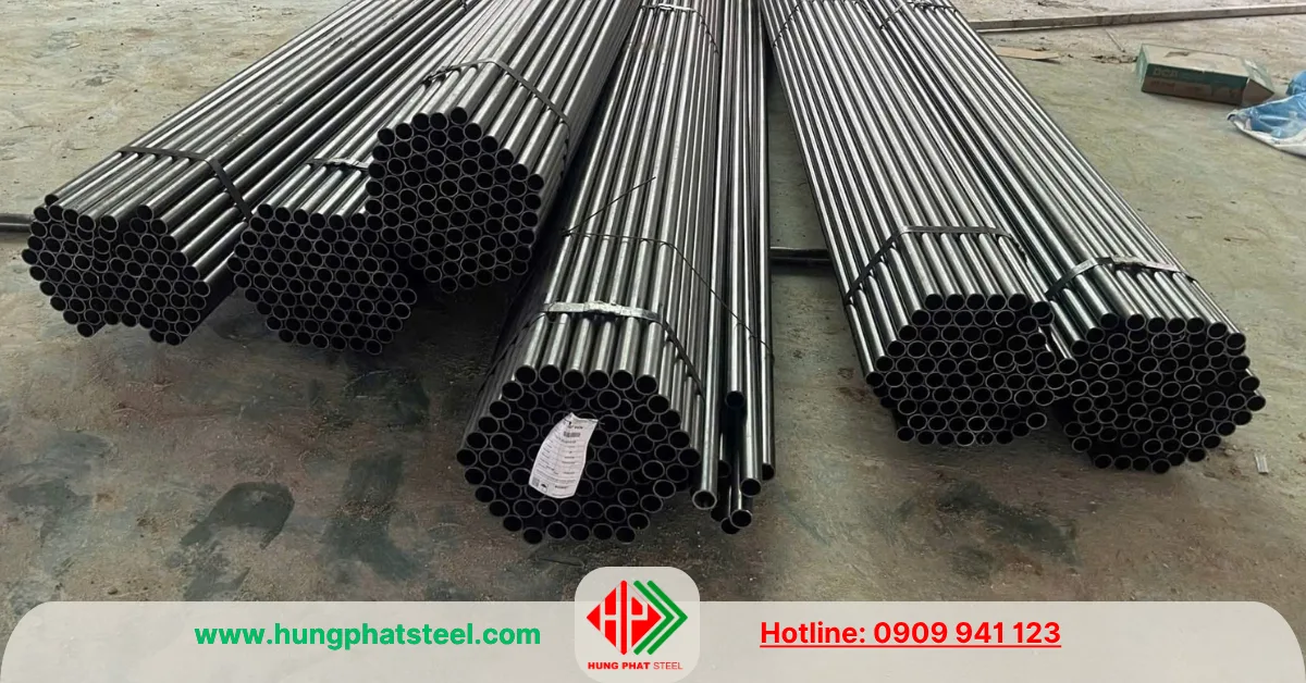 Ống thép đen Hòa Phát phi 34 (OD33.5x2.6mm)