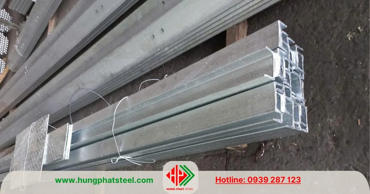 Thép hình U mạ kẽm nhúng nóng