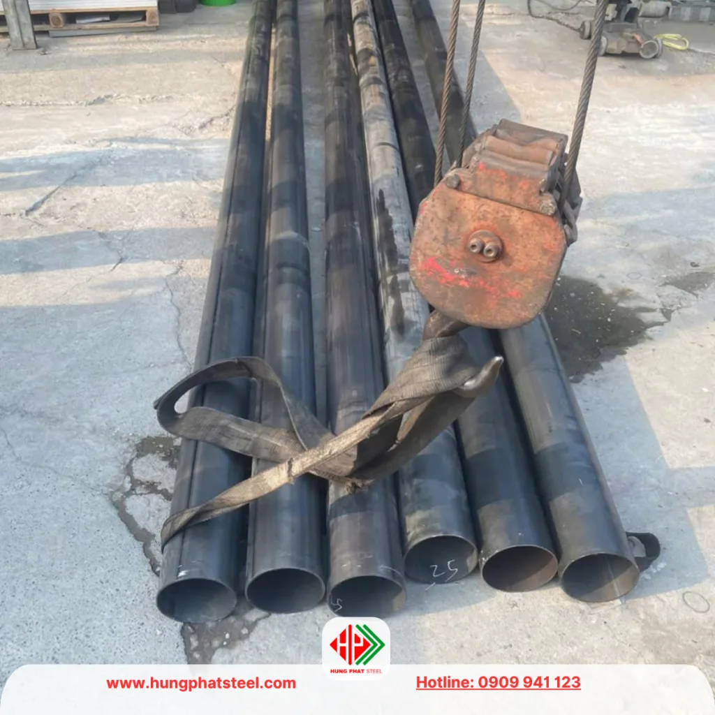 Ống thép Hòa Phát phi 114 (ống đen) (3)
