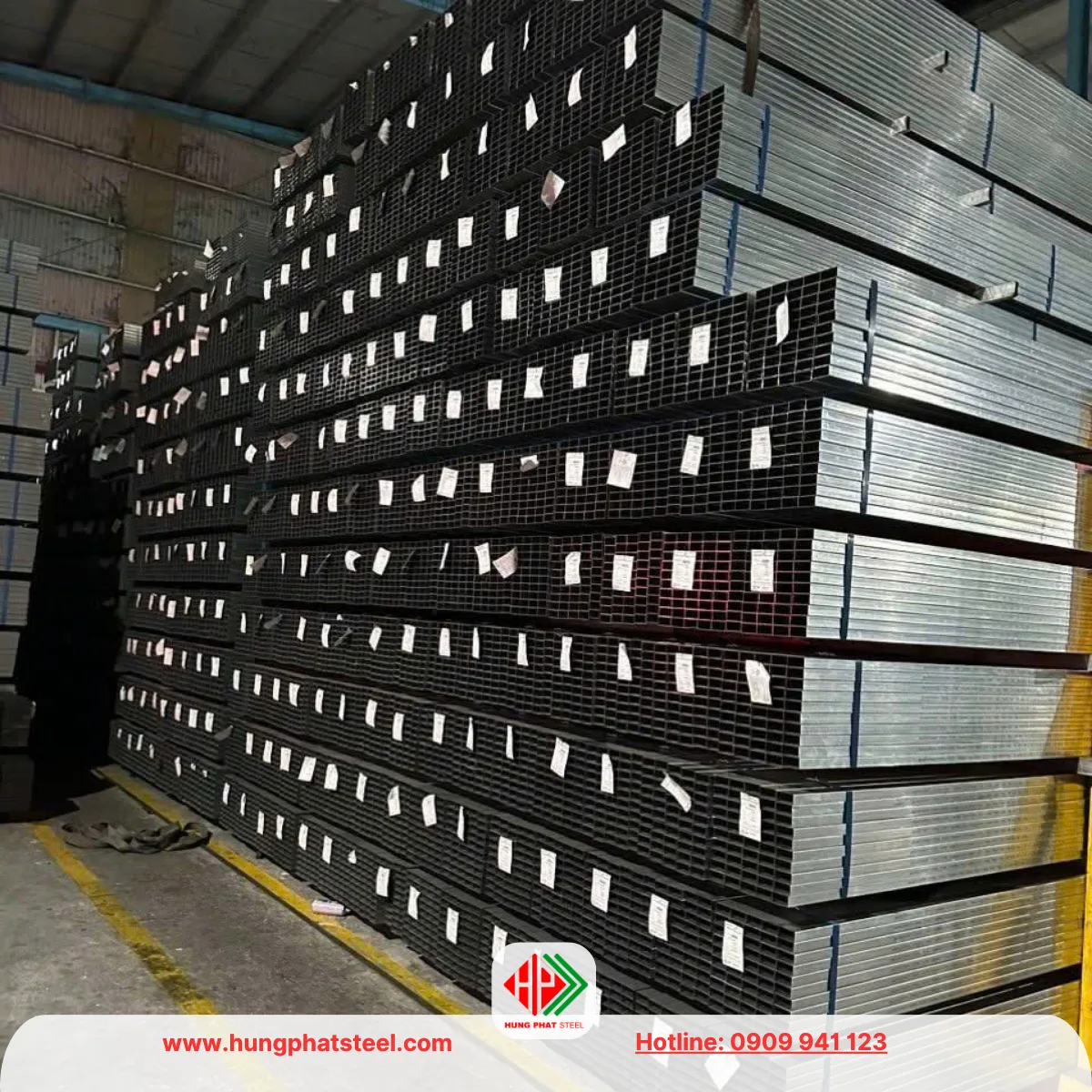Thép hộp Hòa Phát 10x30