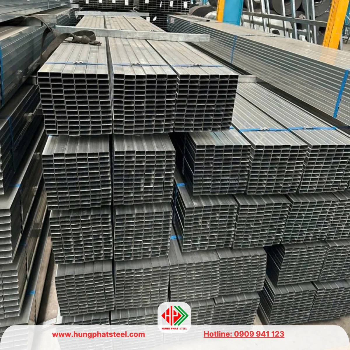 Thép hộp Hòa Phát 10x30