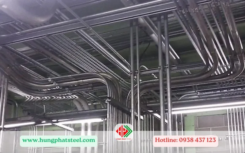 Thi công ống thép luồn dây điện EMT