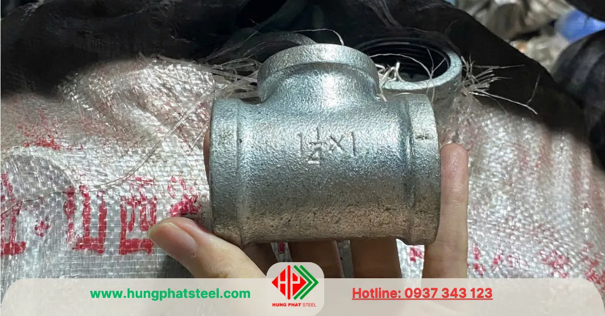 Tê giảm ren mạ kẽm DN32 x 25